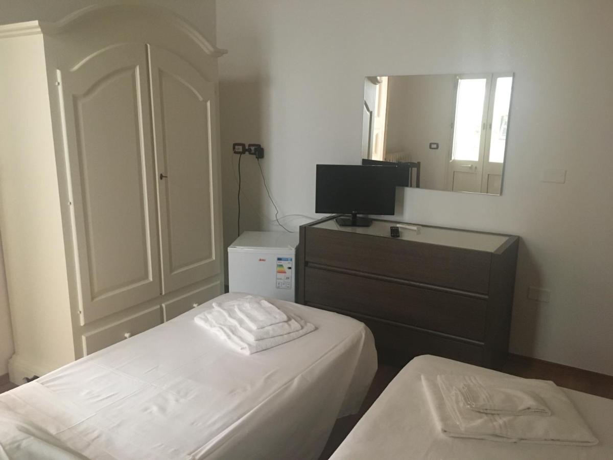 Stelmalu' Hotel Novoli Buitenkant foto
