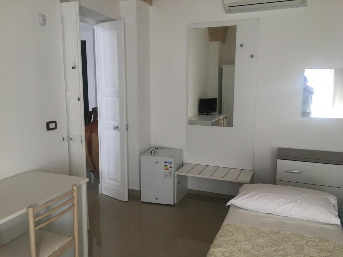 Stelmalu' Hotel Novoli Buitenkant foto